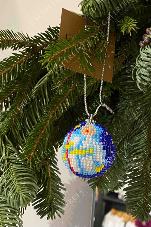 The ball for the Christmas tree is medium
