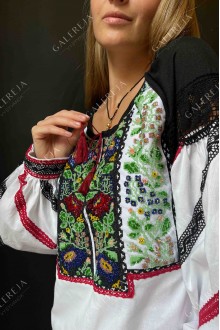 Borshchiv folk embroidery