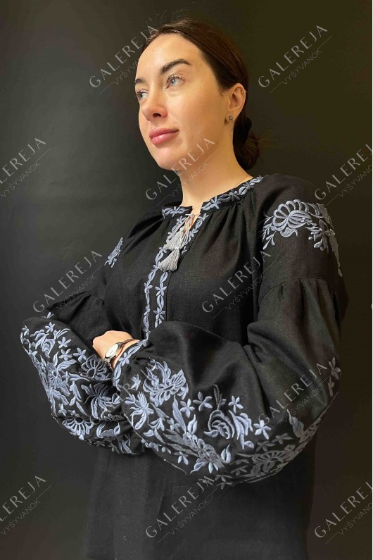 Women's embroidered shirt "Kvitkova"