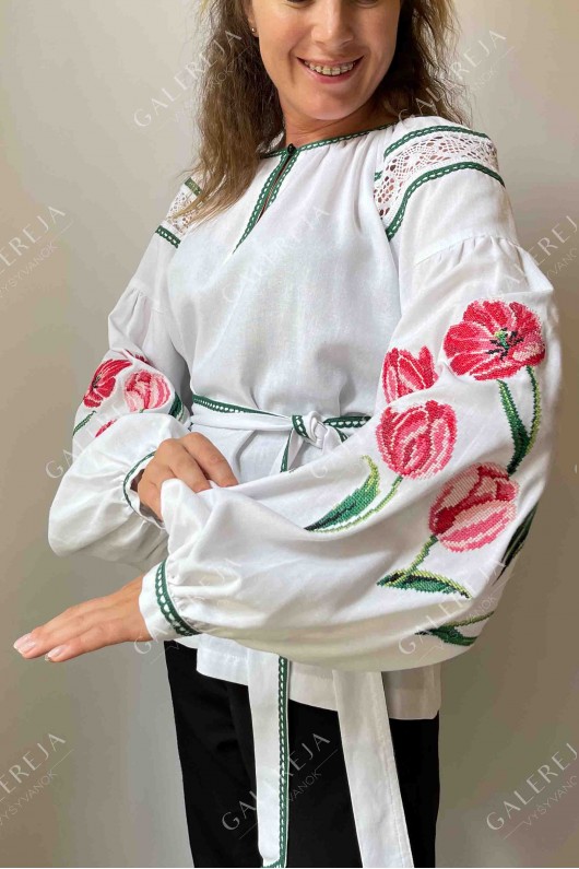 Жіноча блузка «Тюльпани»