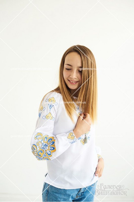 Блузка  вишита для дівчинки «Патріотична» 