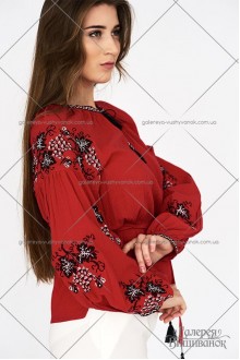 Жіноча вишита блузка «ГВ2232»