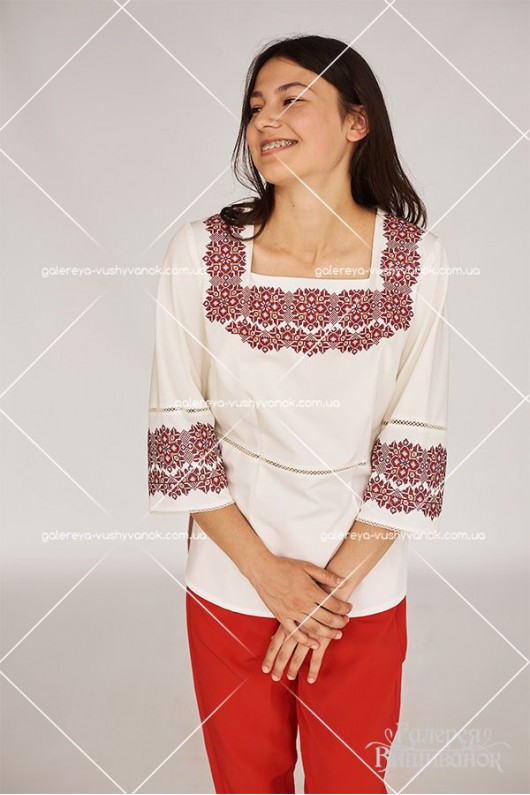 Жіноча вишита блузка «ГВ2192»