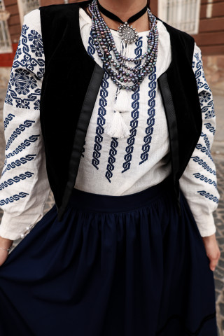 Women’s embroidered shirt “Khortytsia”