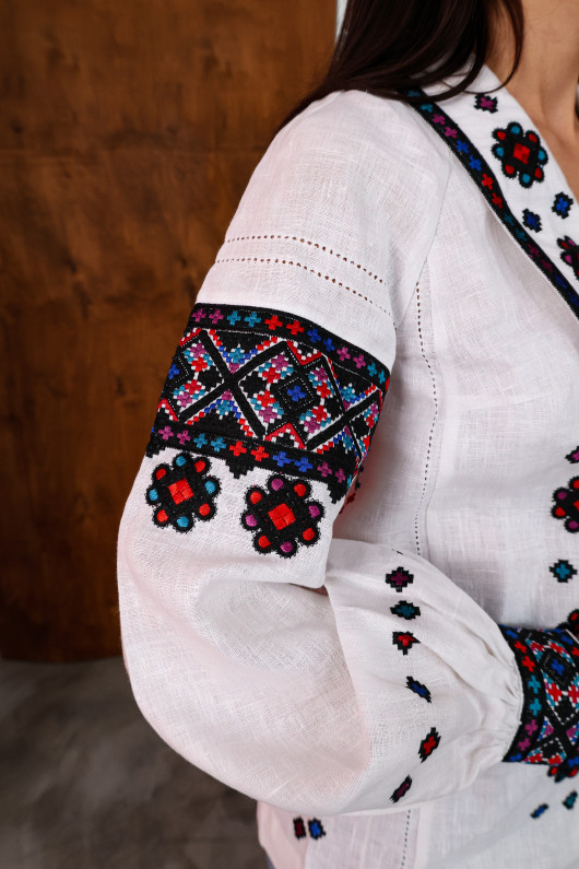 Women’s embroidered blouse “Podilska”
