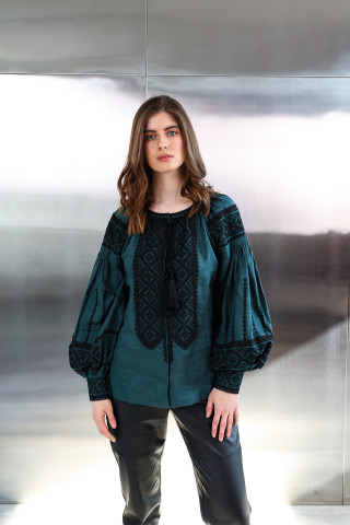 Women’s Vyshyvanka “Legend”