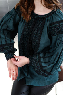 Women’s Vyshyvanka “Legend”