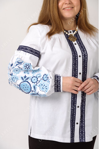 Women's embroidered shirt "Peacock"