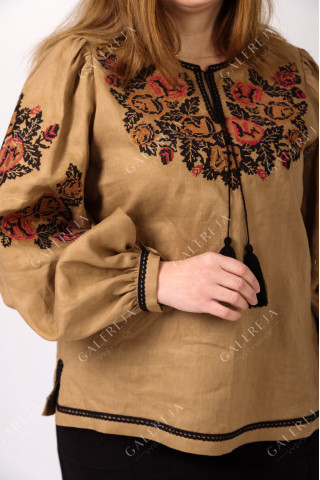 Women's embroidered shirt "Exquisite"