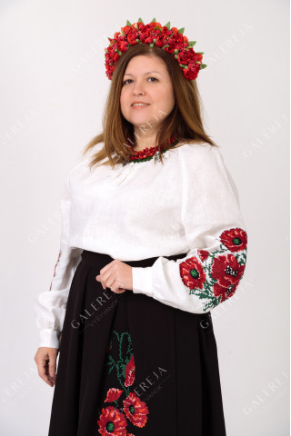Women's embroidered shirt "Makoveya"