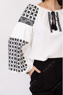 Women's embroidered shirt "Nezlamna"