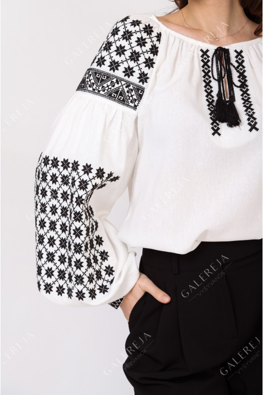 Women's embroidered shirt "Nezlamna"