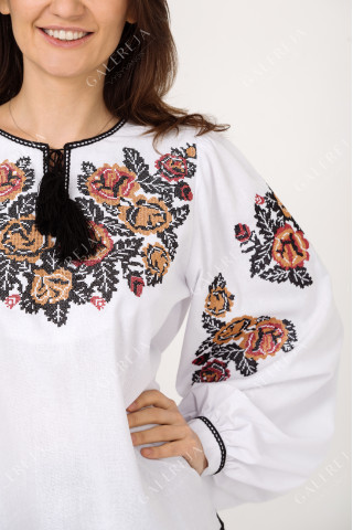 Women's embroidered shirt "Exquisite"
