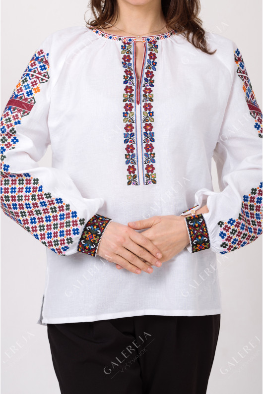 Women's embroidered shirt "Coquette"