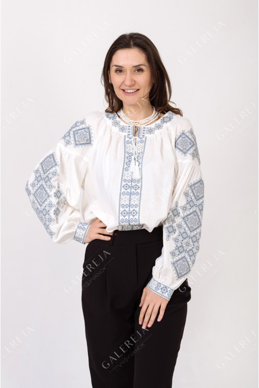 Women's embroidered shirt "Tadeya"