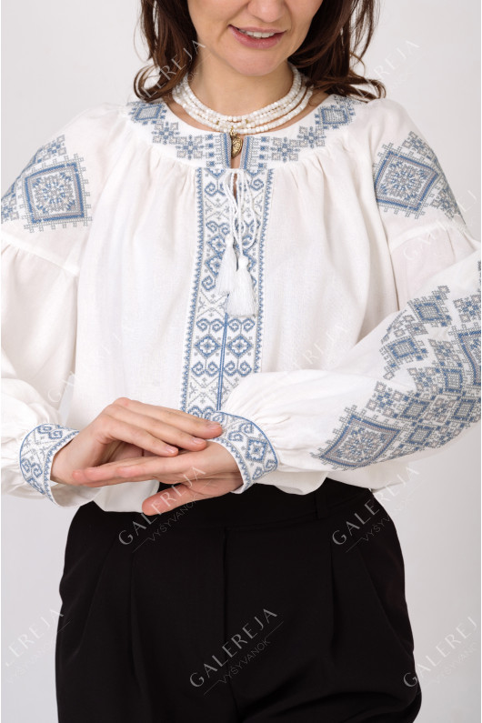 Women's embroidered shirt "Tadeya"