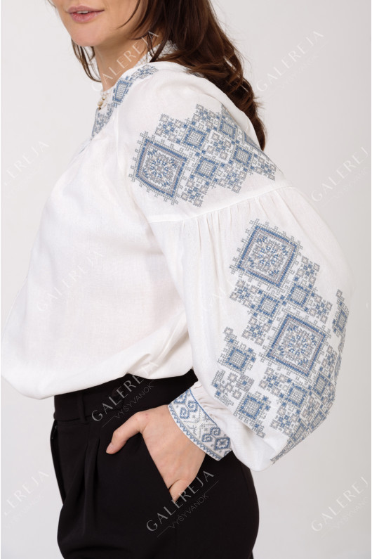 Women's embroidered shirt "Tadeya"