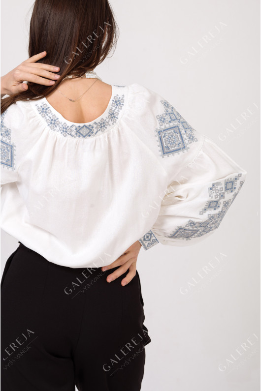 Women's embroidered shirt "Tadeya"