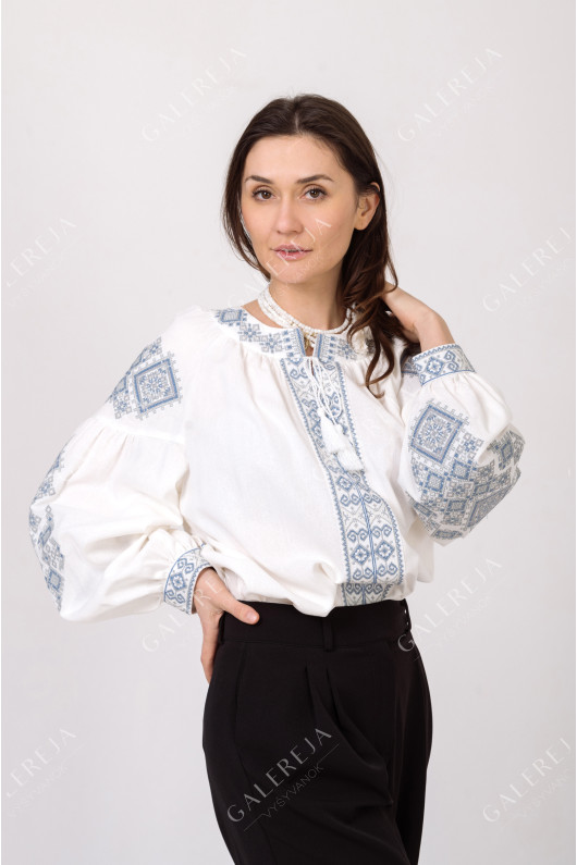 Women's embroidered shirt "Tadeya"