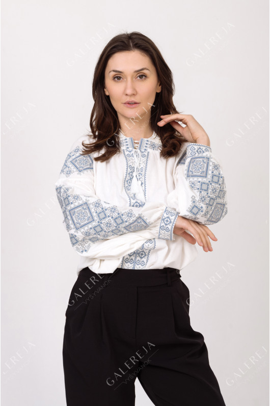 Women's embroidered shirt "Tadeya"