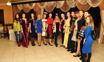«Галерея Вишиванок» додала краси на майстер-класі Маргарити Січкар для тернопільських леді
