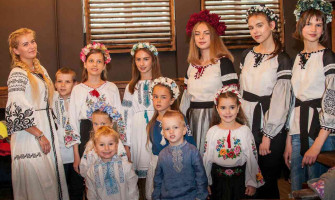 Під час «Ранкової кави ділової жінки» відбувся показ сучасного національного одягу  від «Галереї вишиванок»